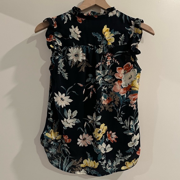 LOFT Petite Bouquet Ruffle Henley Shell - Picture 3 of 4